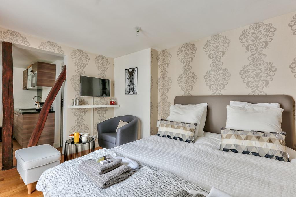 Love Nest In Saint Germain Paris Exterior photo