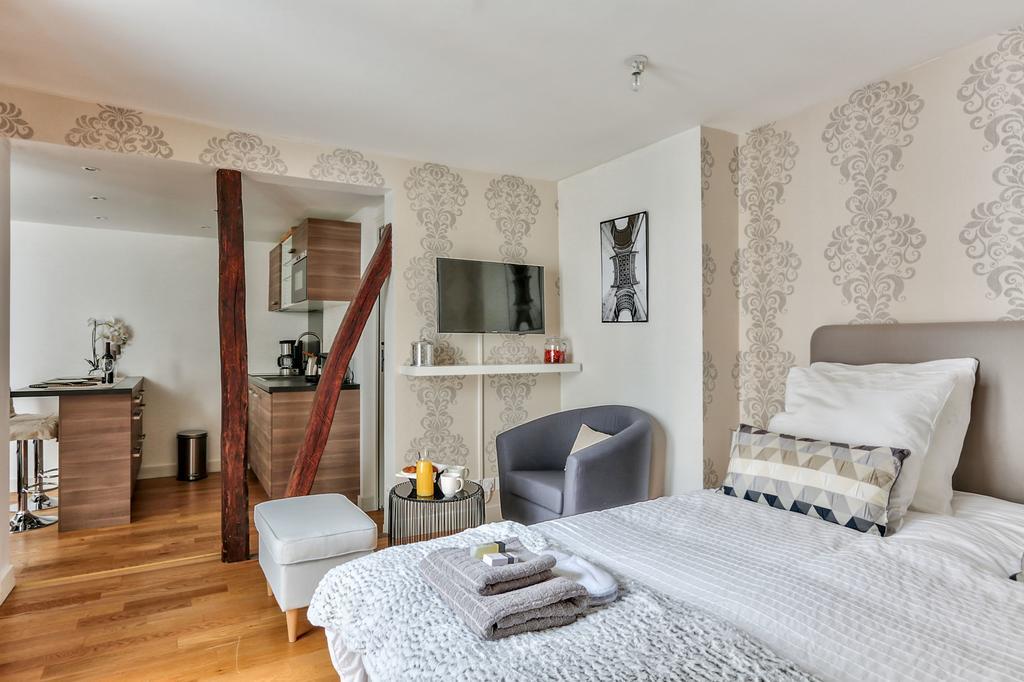 Love Nest In Saint Germain Paris Exterior photo